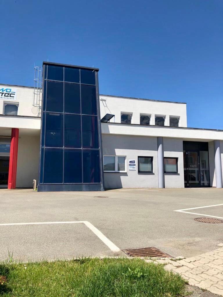 Kobra Room Fuer 4 Personen Spielberg Bei Knittelfeld Dış mekan fotoğraf